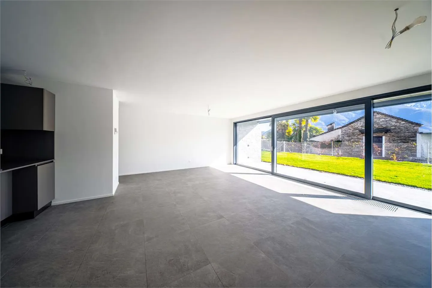 Appartement 3,5 pièces avec jardin NEUF Minusio vue sur le lac au rez-de-chaussée - Photo 11 sur 13