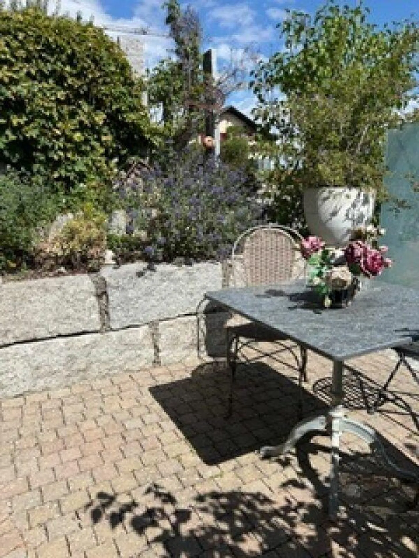 1.5 to 2 Room Ground Floor Apartment in the Village Center of Burg - Photo 5 of 5