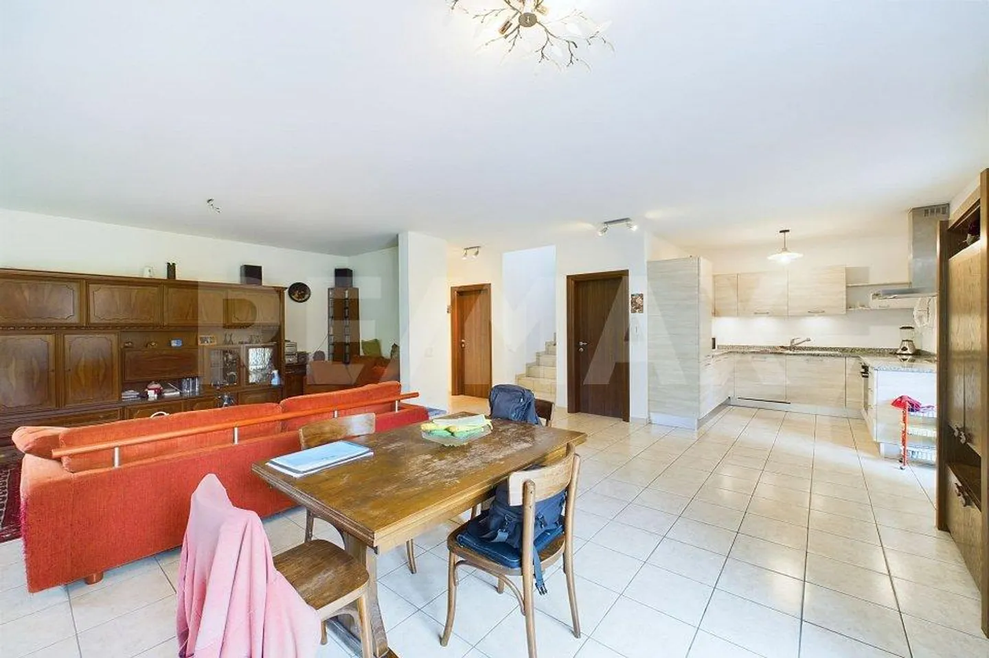 Beautiful detached family house with garden and several parking spaces - Photo 7 of 13
