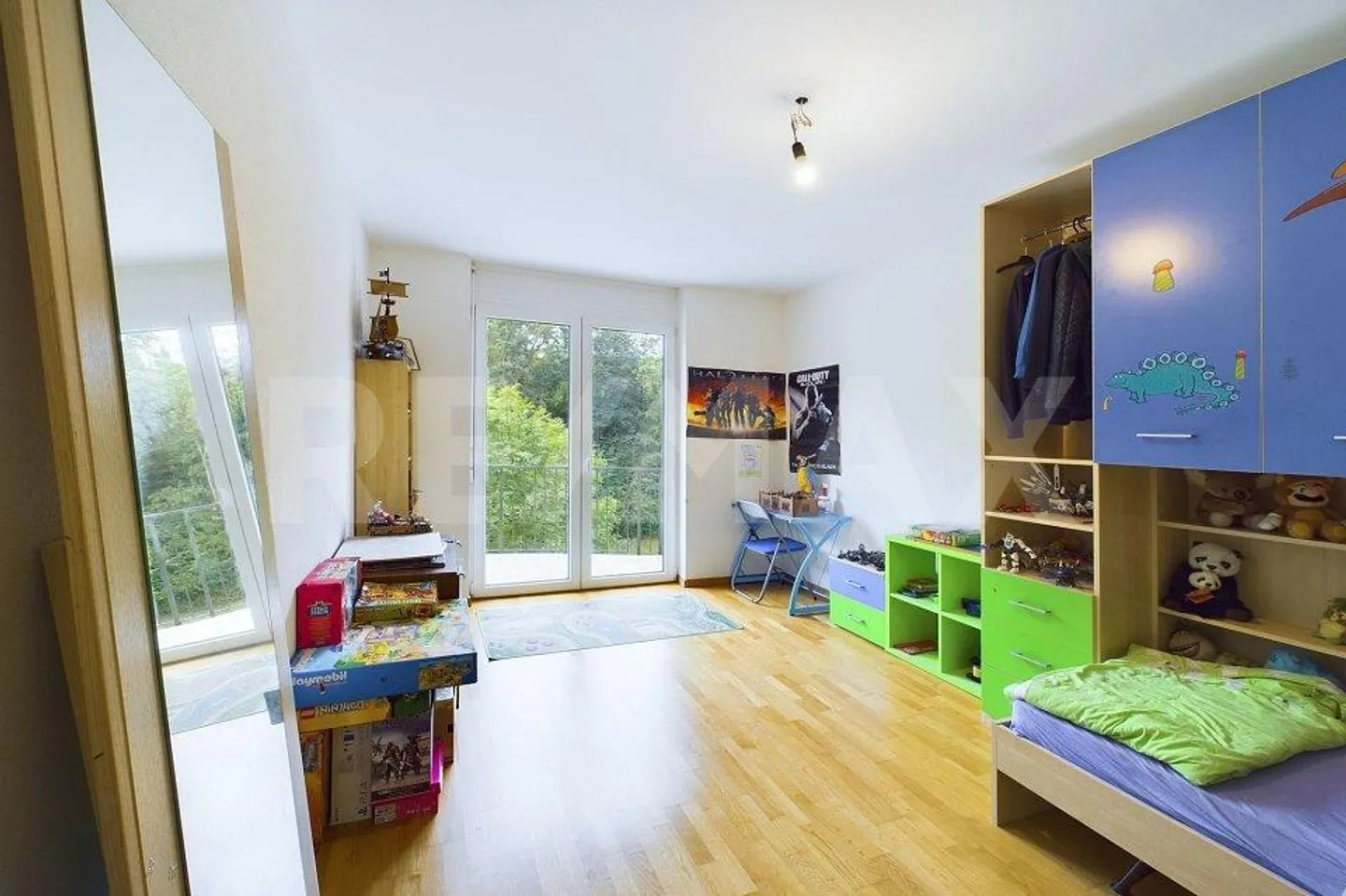 Beautiful detached family house with garden and several parking spaces - Photo 9 of 13