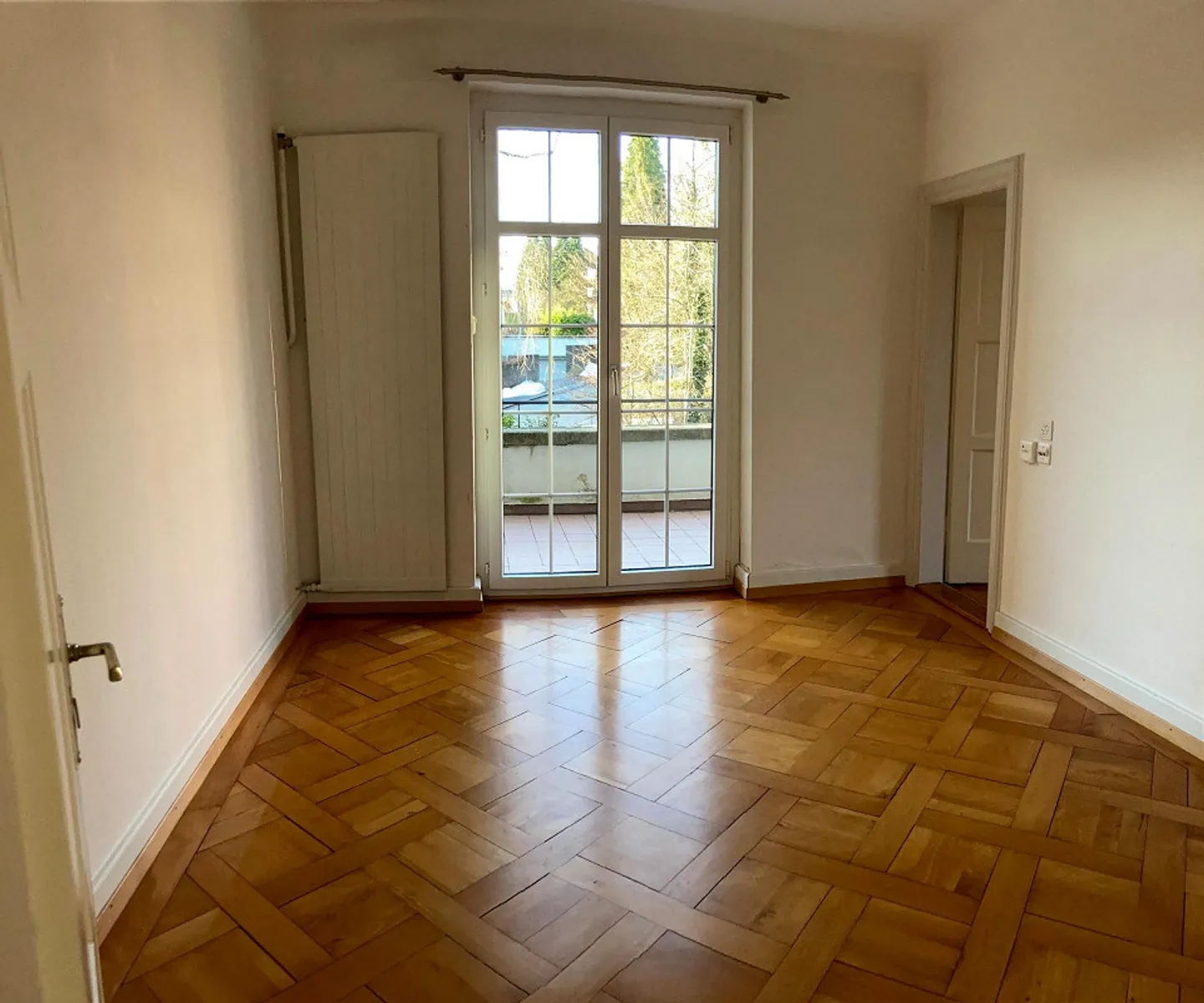 Belle vieille appartement cherche nouveau locataire - Photo 3 sur 10