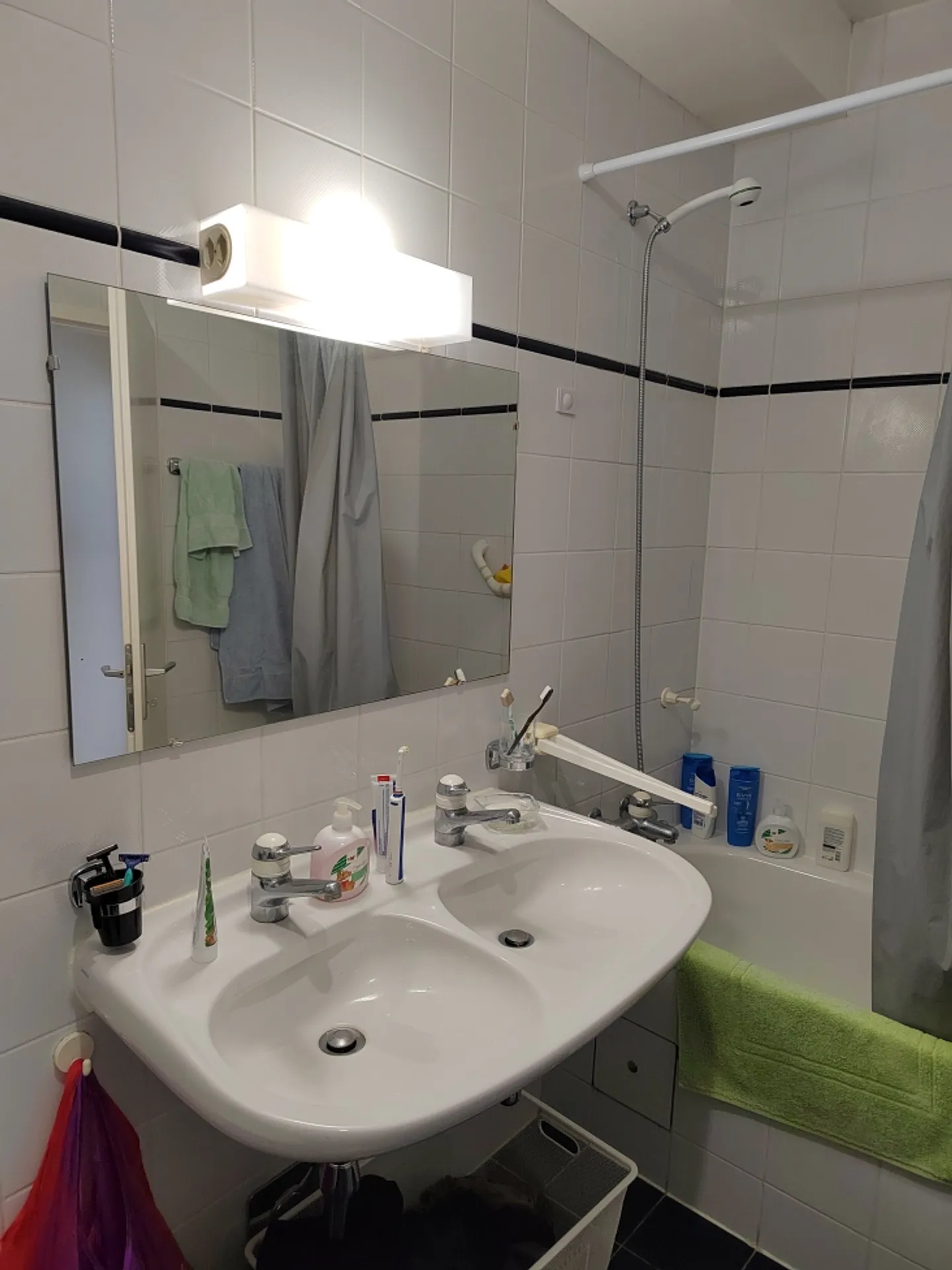 An ideal accommodation in the Plainpalais district - Photo 3 of 4