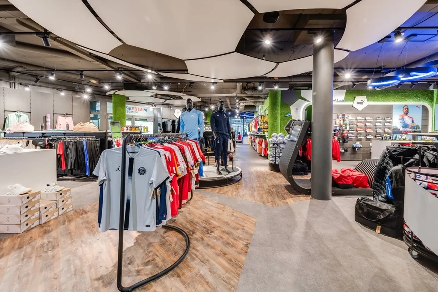 Espace de vente spacieux au cœur de Lyss - Photo 2 sur 3