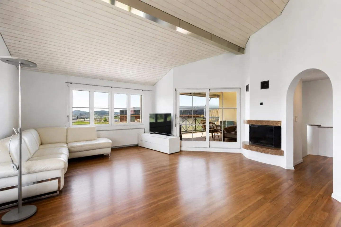 5.5-room maisonette apartment in a family-friendly location - Photo 1 of 17