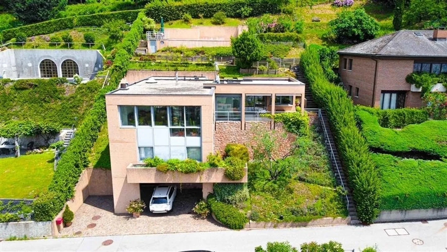 «Villa con piscina e giardino a Pregassona» - Foto 1 di 3