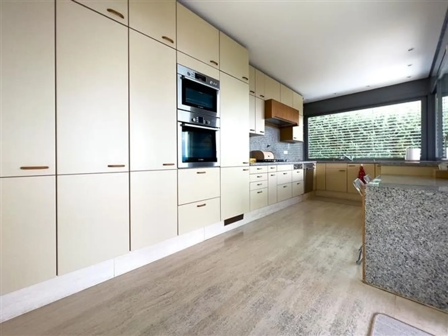 «Villa con piscina e giardino a Pregassona» - Foto 2 di 3