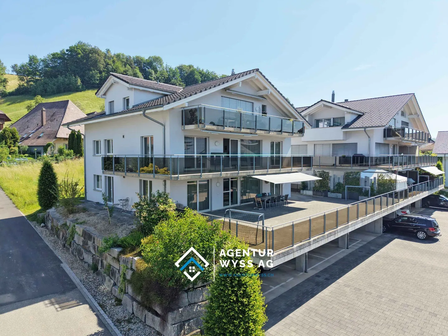 Appartamento spazioso con balcone - Foto 1 di 12