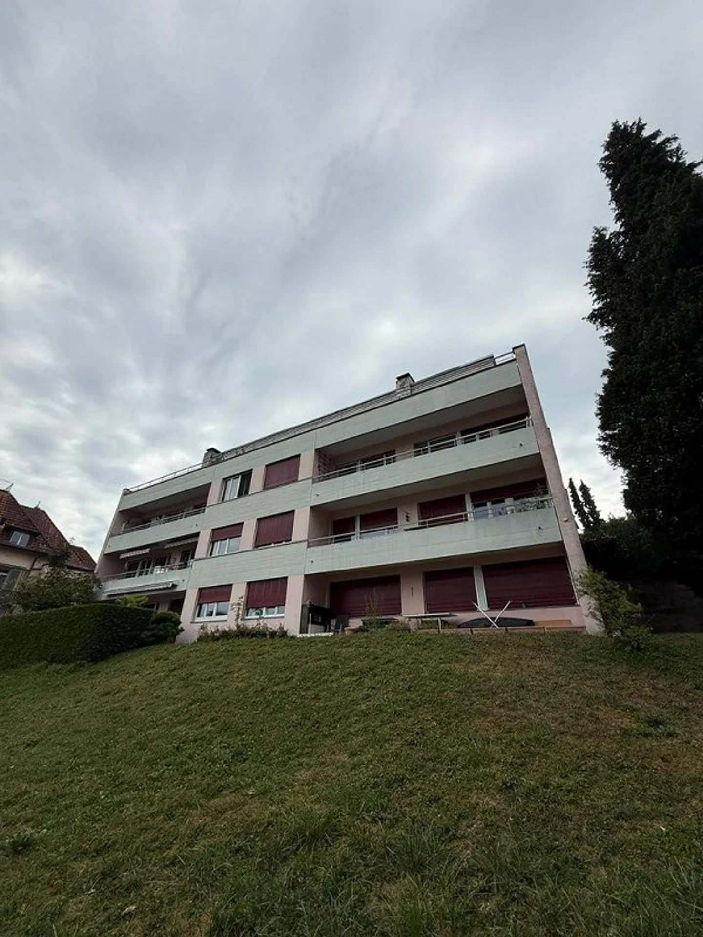 5-room apartment - freshly and fully renovated in Kilchberg - Photo 1 of 4