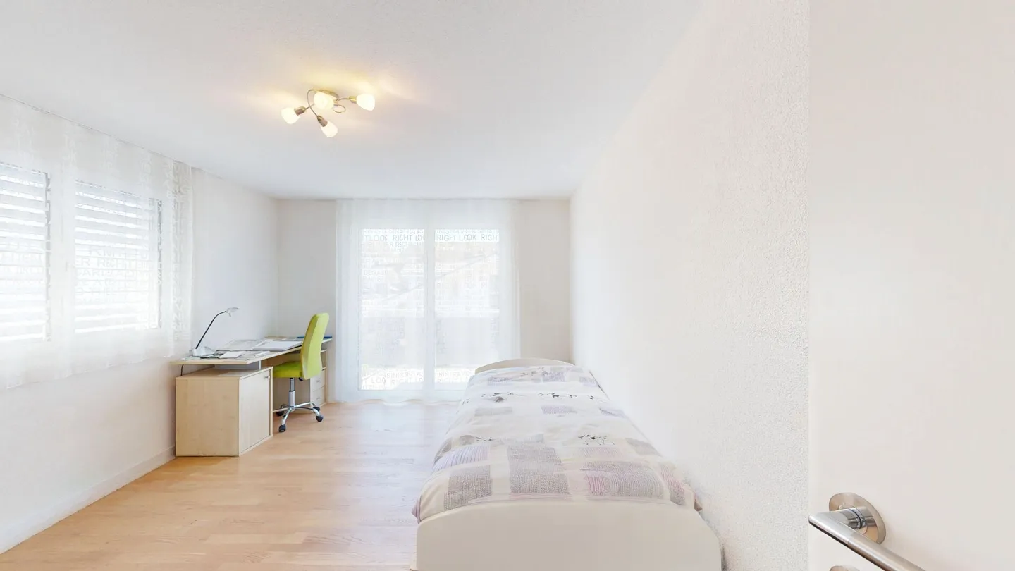 Appartamento spazioso con balcone - Foto 7 di 12