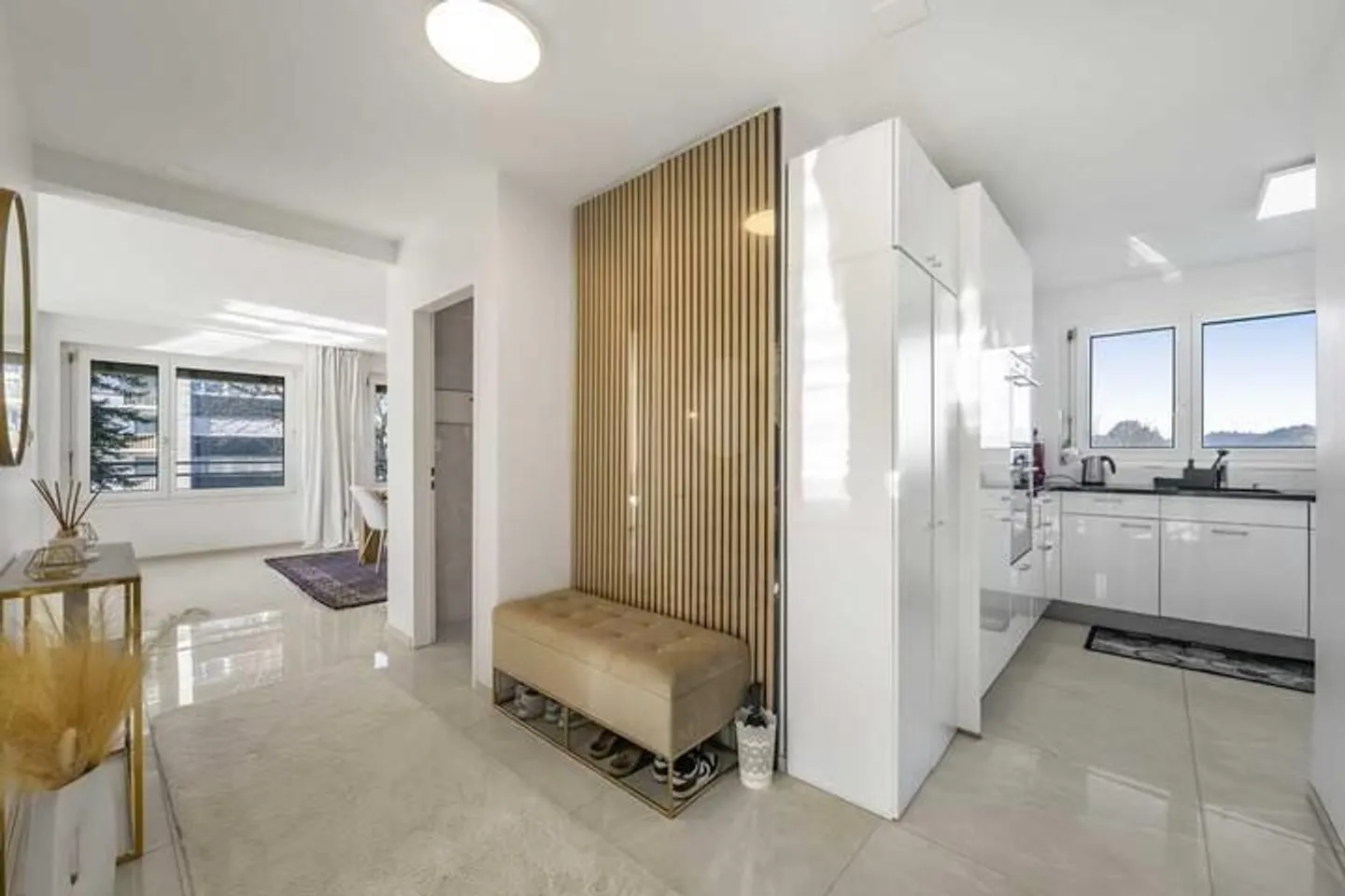 Stylish 3.5-Room Apartment - Photo 5 of 8