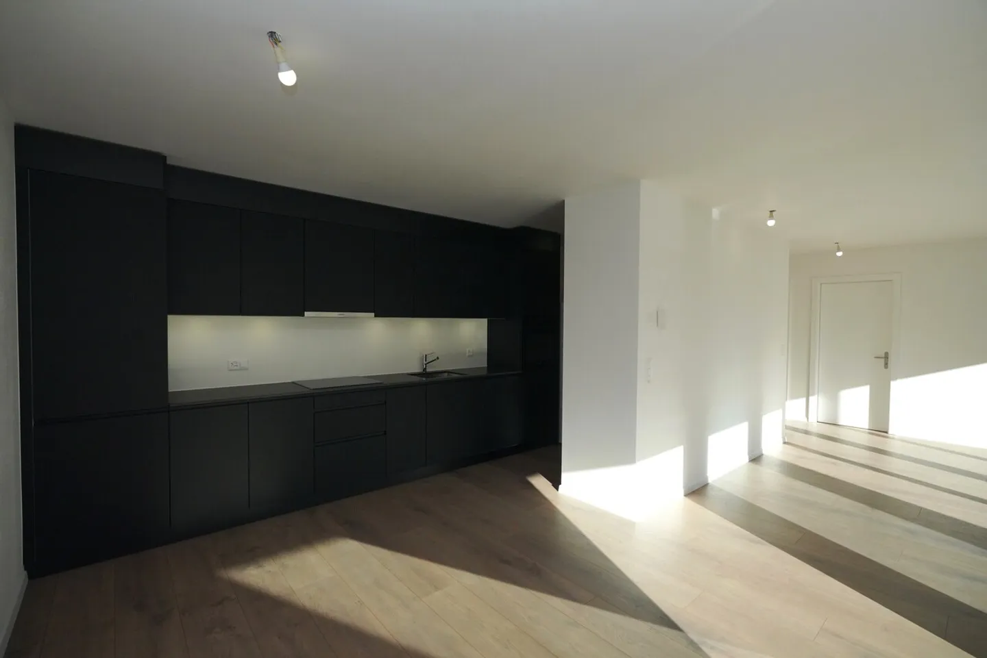 NEW 3.5-ROOM APARTMENTS IN SIERRE - Photo 6 of 12