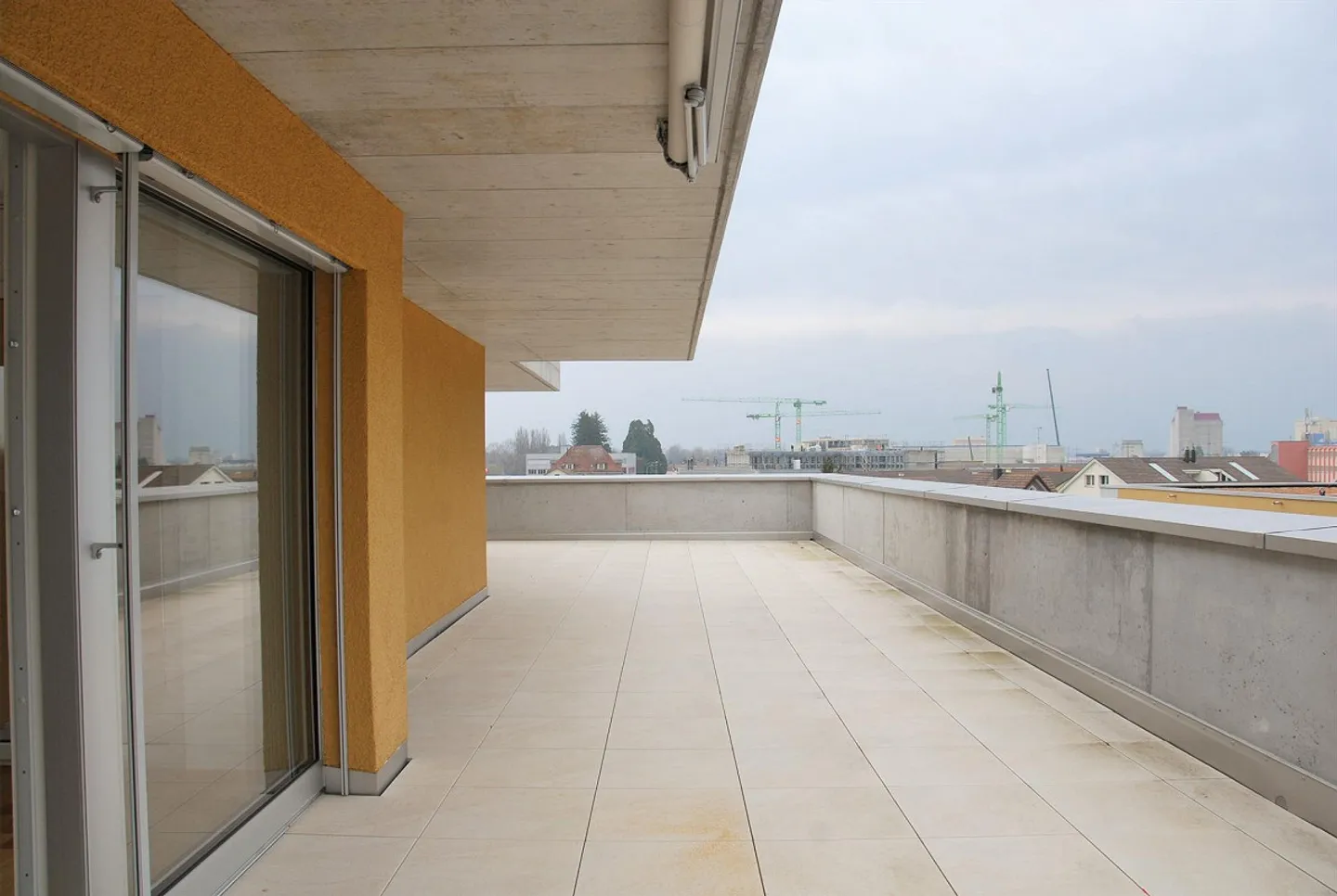 Penthouse apartment with spacious terrace - Photo 5 of 12