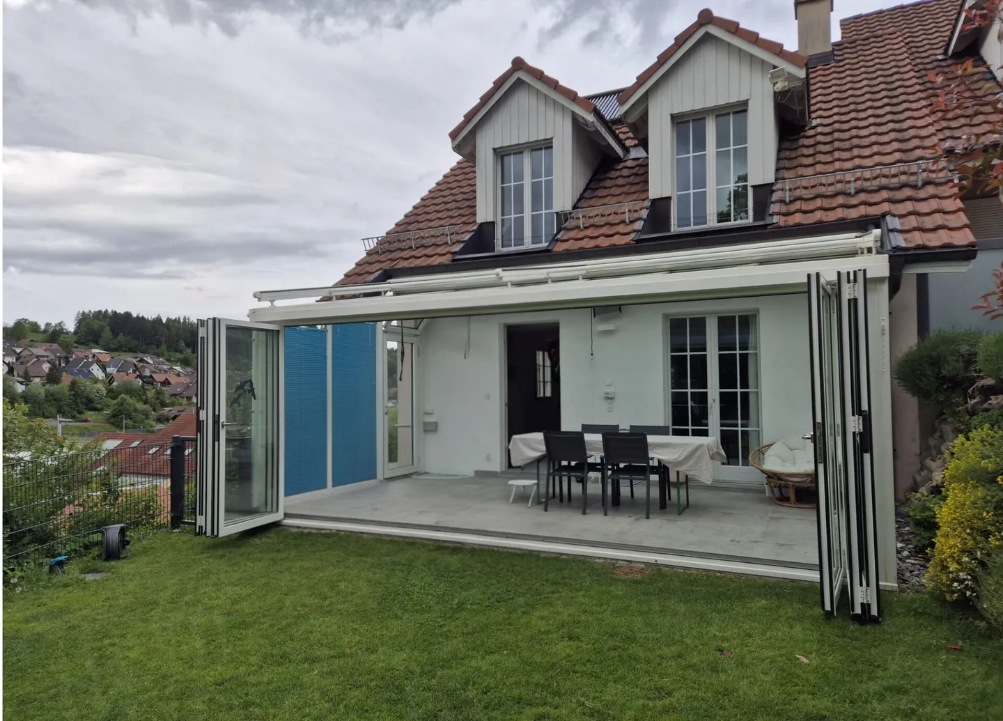 Casa angolare a schiera 4.5 a Thörishaus (comune di Köniz) - Foto 1 di 9