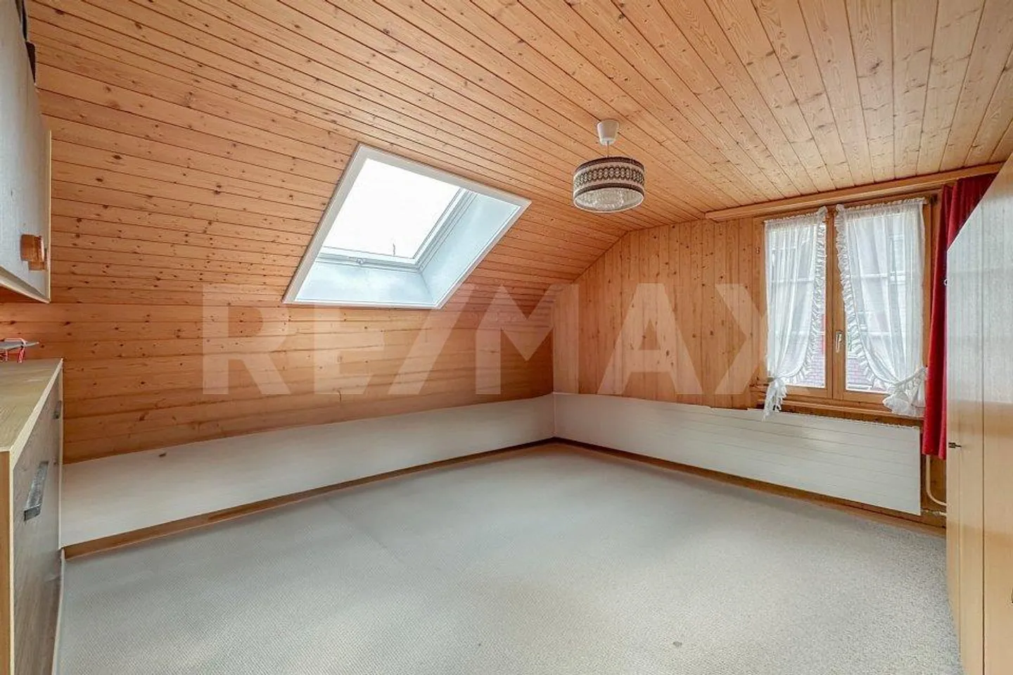 Detached Family House in the Heart of Romoos - Photo 7 of 13