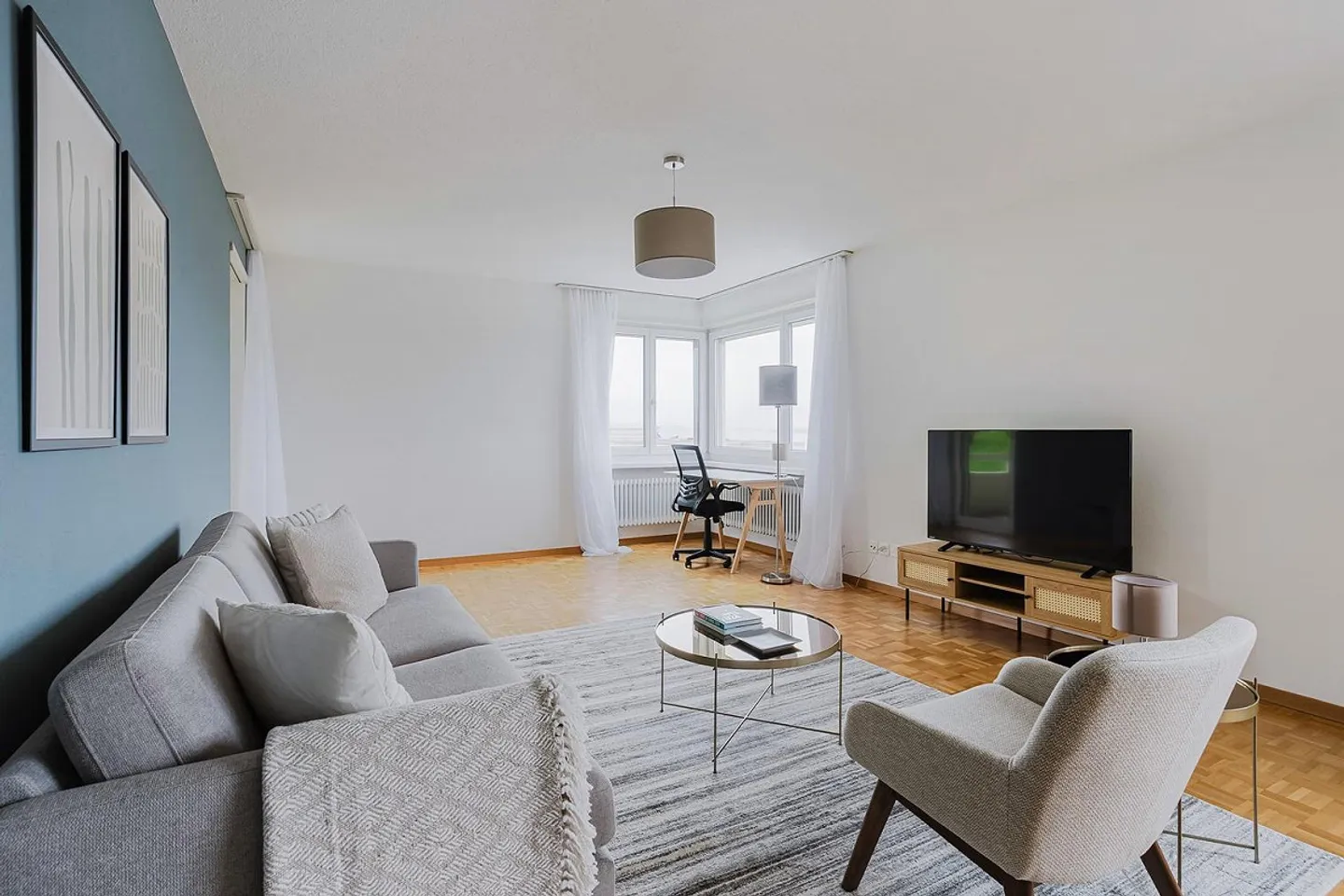 Appartement attrayant de 2,5 pièces avec vue sur le lac - Photo 1 sur 21