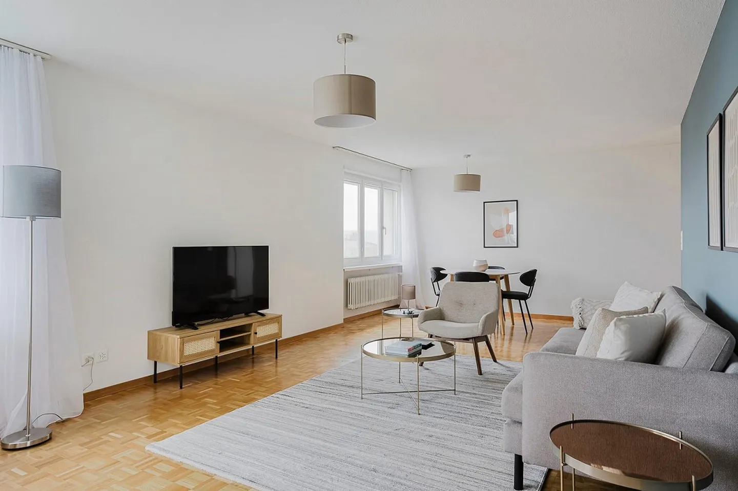 Appartement attrayant de 2,5 pièces avec vue sur le lac - Photo 3 sur 21