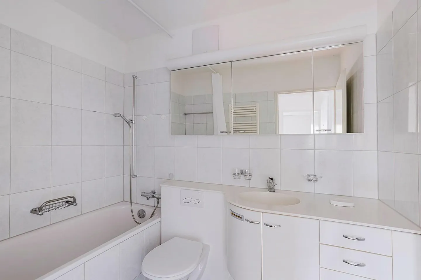 Appartement attrayant de 2,5 pièces avec vue sur le lac - Photo 11 sur 21