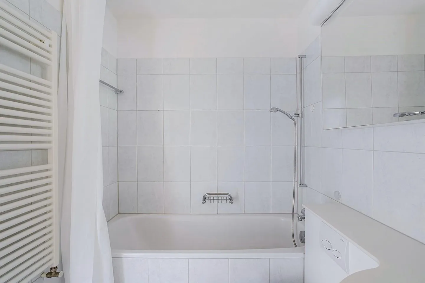 Appartement attrayant de 2,5 pièces avec vue sur le lac - Photo 12 sur 21