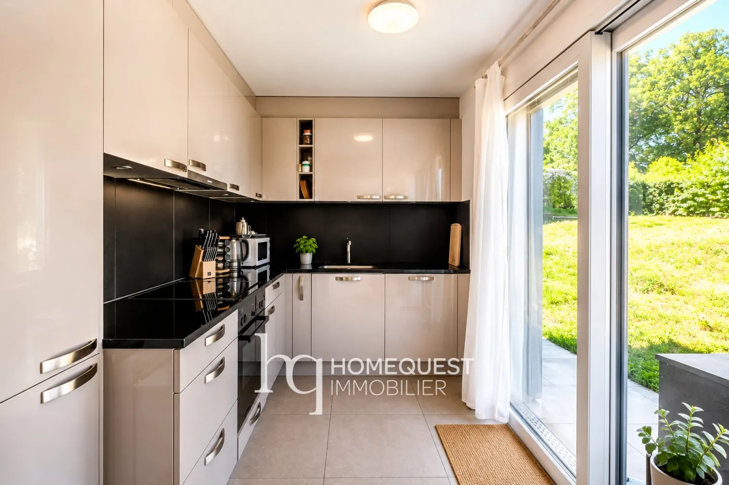 A contemporary twin house, bright and particularly versatile - Photo 6 of 10