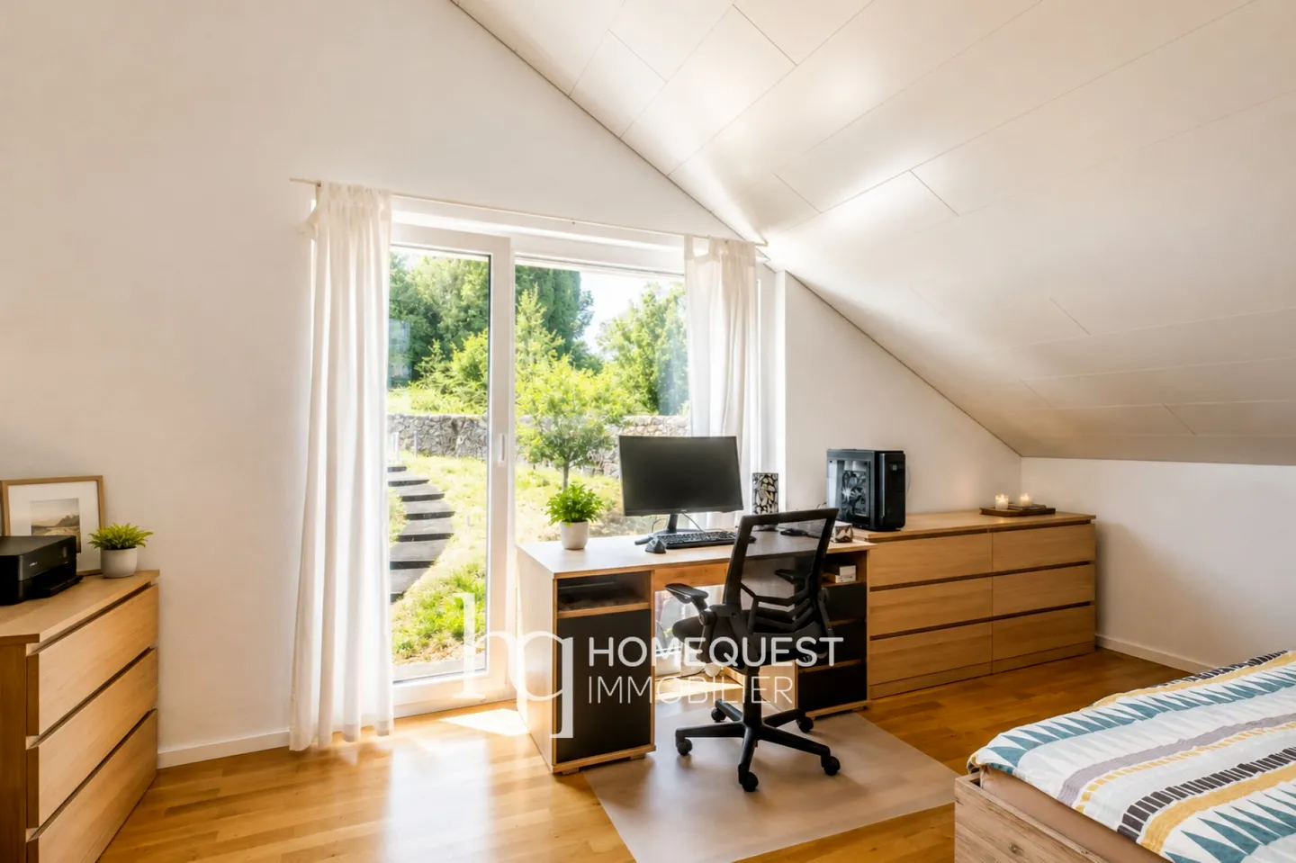 A contemporary twin house, bright and particularly versatile - Photo 8 of 10