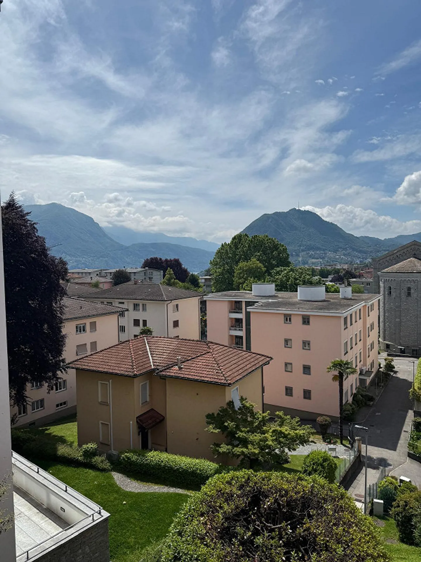STRATEGIQUE 2,5 A LUGANO: ID 23864 - Photo 1 sur 12