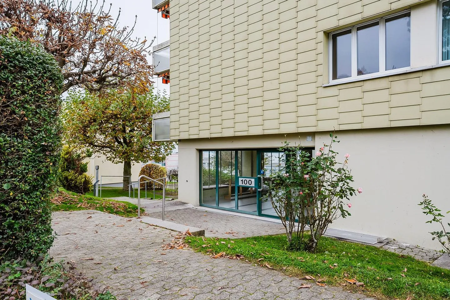 Appartement attrayant de 2,5 pièces avec vue sur le lac - Photo 17 sur 21