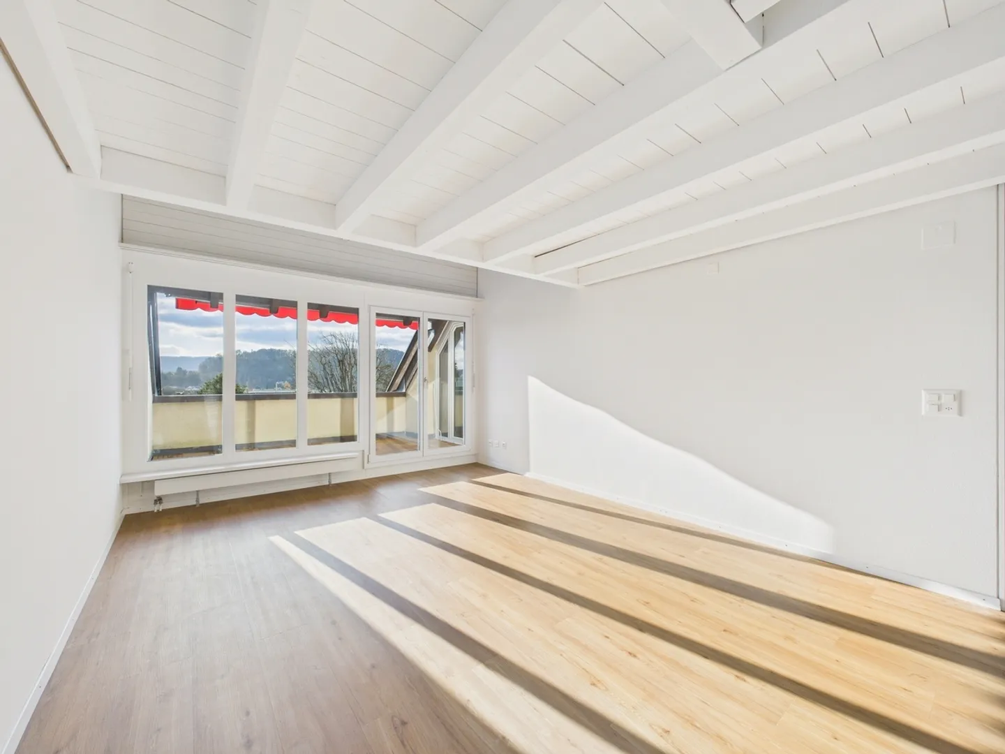 Appartement en duplex exclusif de 5,5 pièces avec des normes modernes à Birmenstorf AG - Photo 2 sur 12