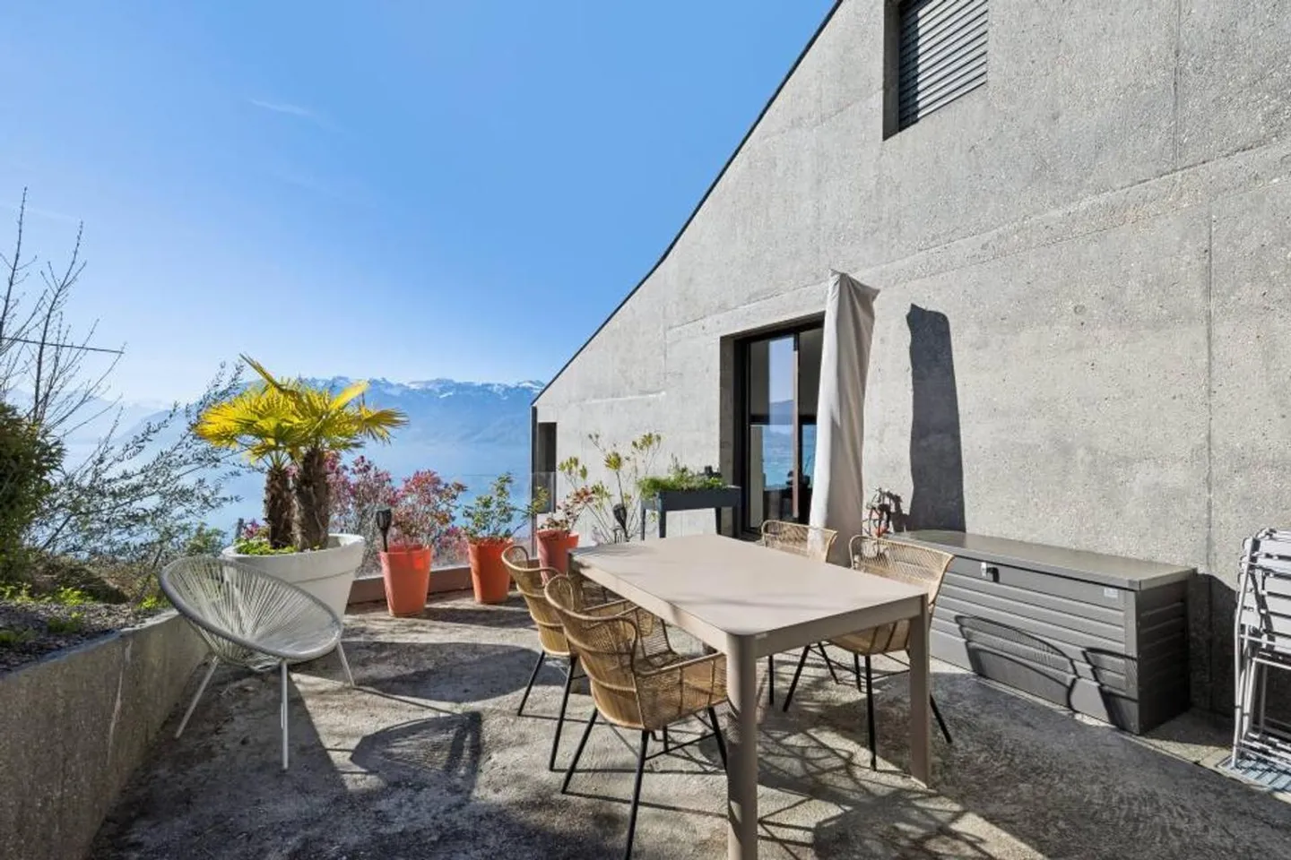 Exceptional duplex suspended above Lake Geneva - Photo 7 of 13