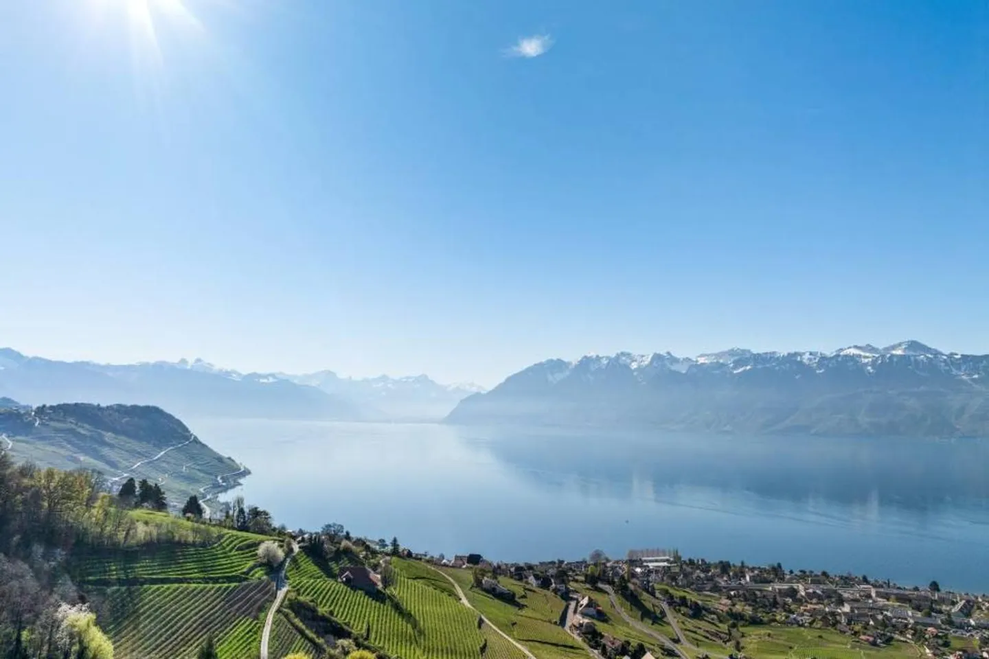 Exceptional duplex suspended above Lake Geneva - Photo 12 of 13