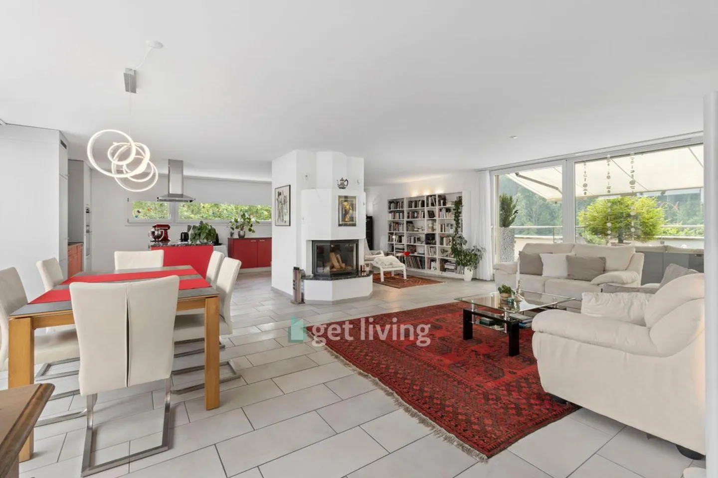 Stylish Living Above the Rooftops of Gattikon - Exclusive 4.5-Room Penthouse with Panoramic Views - Photo 2 of 11