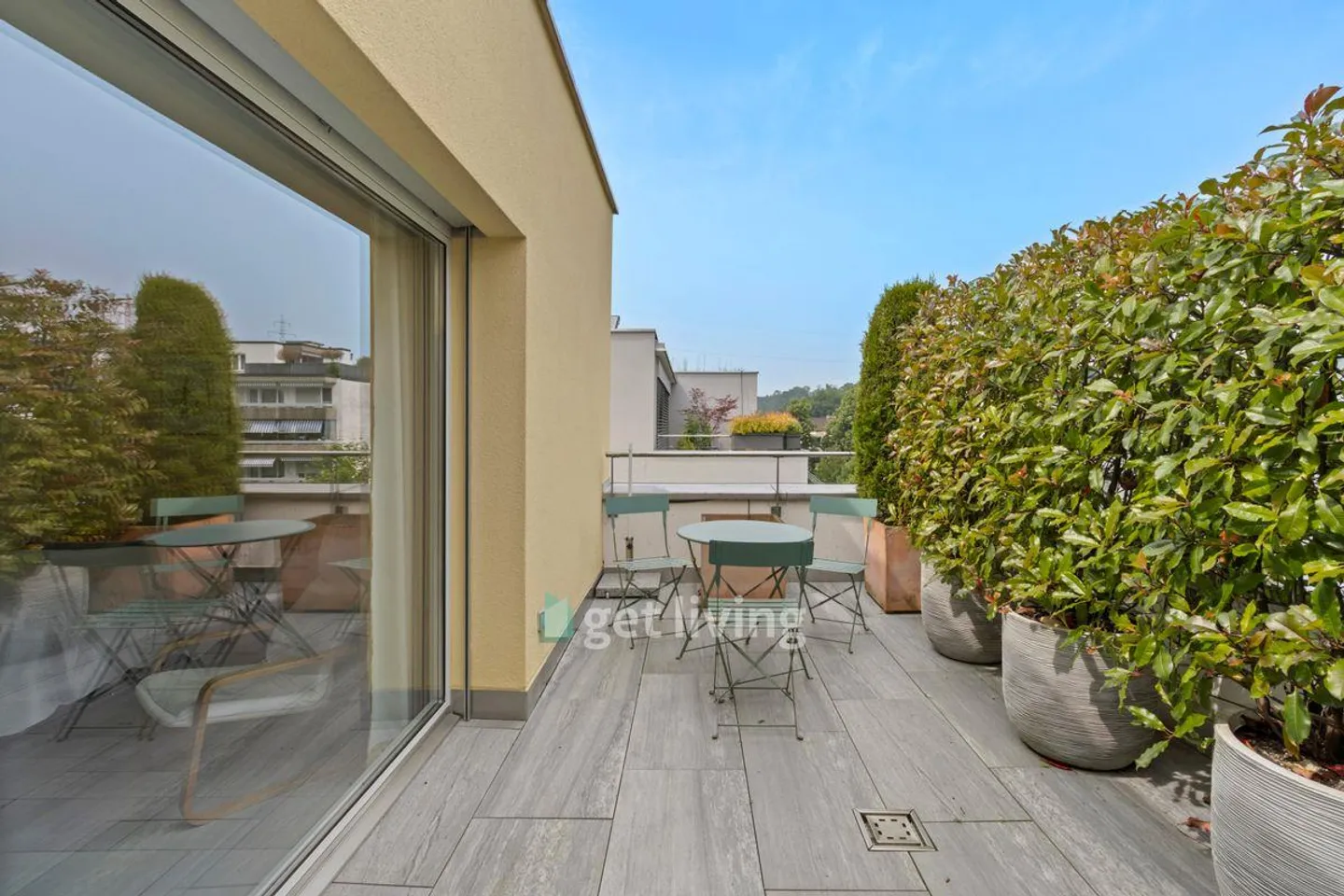 Stylish Living Above the Rooftops of Gattikon - Exclusive 4.5-Room Penthouse with Panoramic Views - Photo 4 of 11