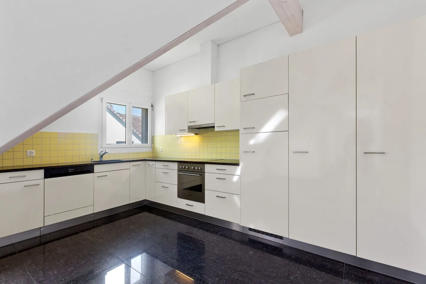 Appartement en duplex de 5 ½ pièces avec beaucoup d'espace pour vivre et se sentir bien ! - Photo 9 sur 14