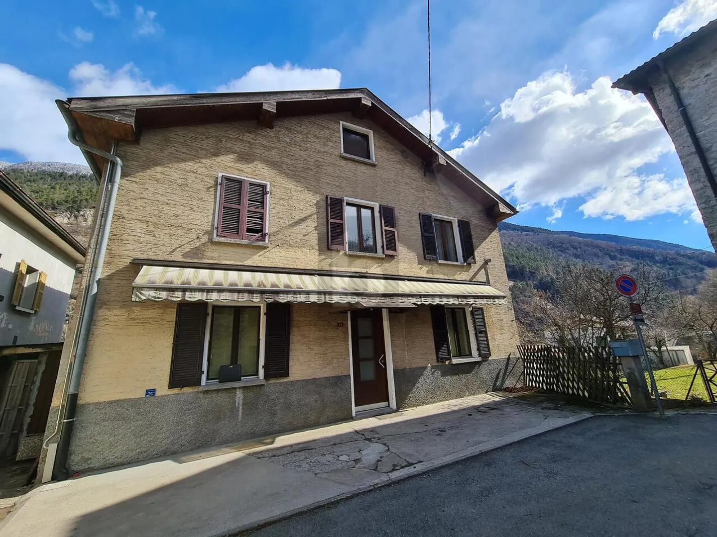 Casa singola in affitto - Foto 1 di 6