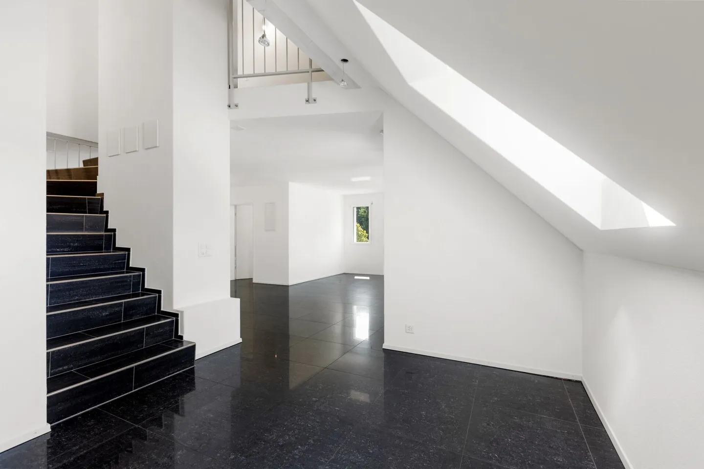 Appartement en duplex de 5 ½ pièces avec beaucoup d'espace pour vivre et se sentir bien ! - Photo 10 sur 14