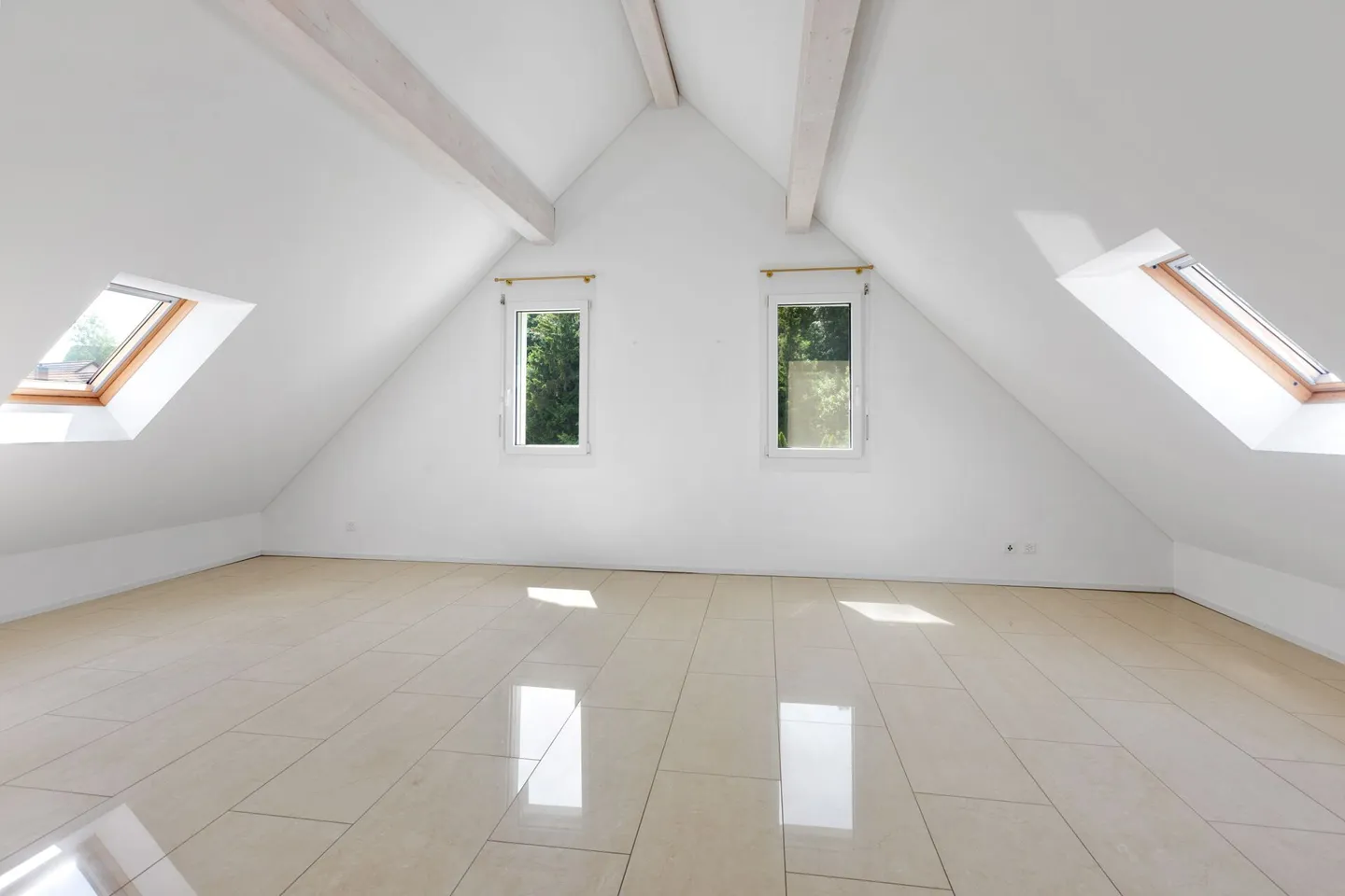Appartement en duplex de 5 ½ pièces avec beaucoup d'espace pour vivre et se sentir bien ! - Photo 11 sur 14