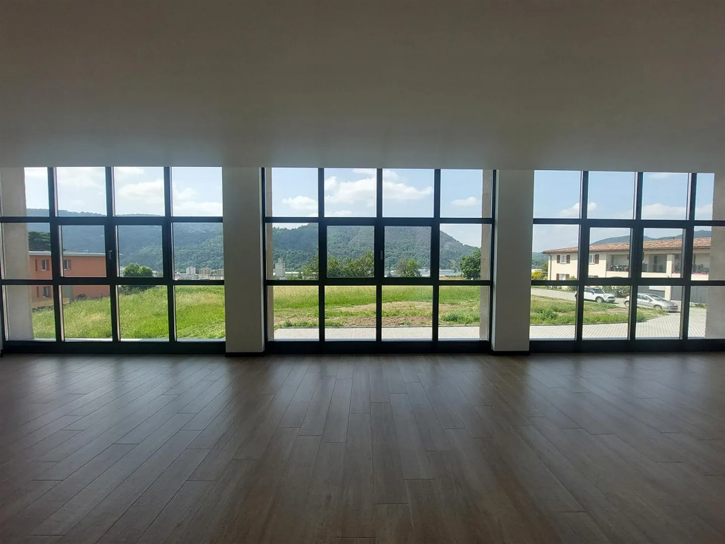 APPARTEMENT SPACIEUX COMPLÈTEMENT RÉNOVÉ - Photo 8 sur 30
