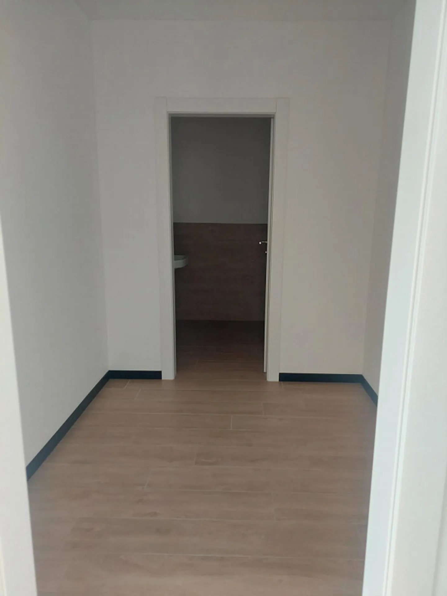 APPARTEMENT SPACIEUX COMPLÈTEMENT RÉNOVÉ - Photo 14 sur 30