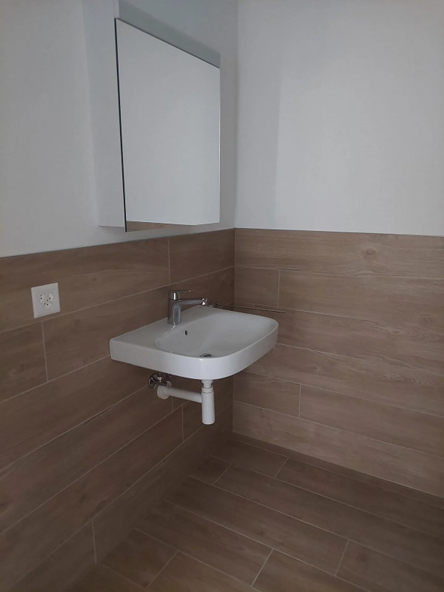 APPARTEMENT SPACIEUX COMPLÈTEMENT RÉNOVÉ - Photo 15 sur 30