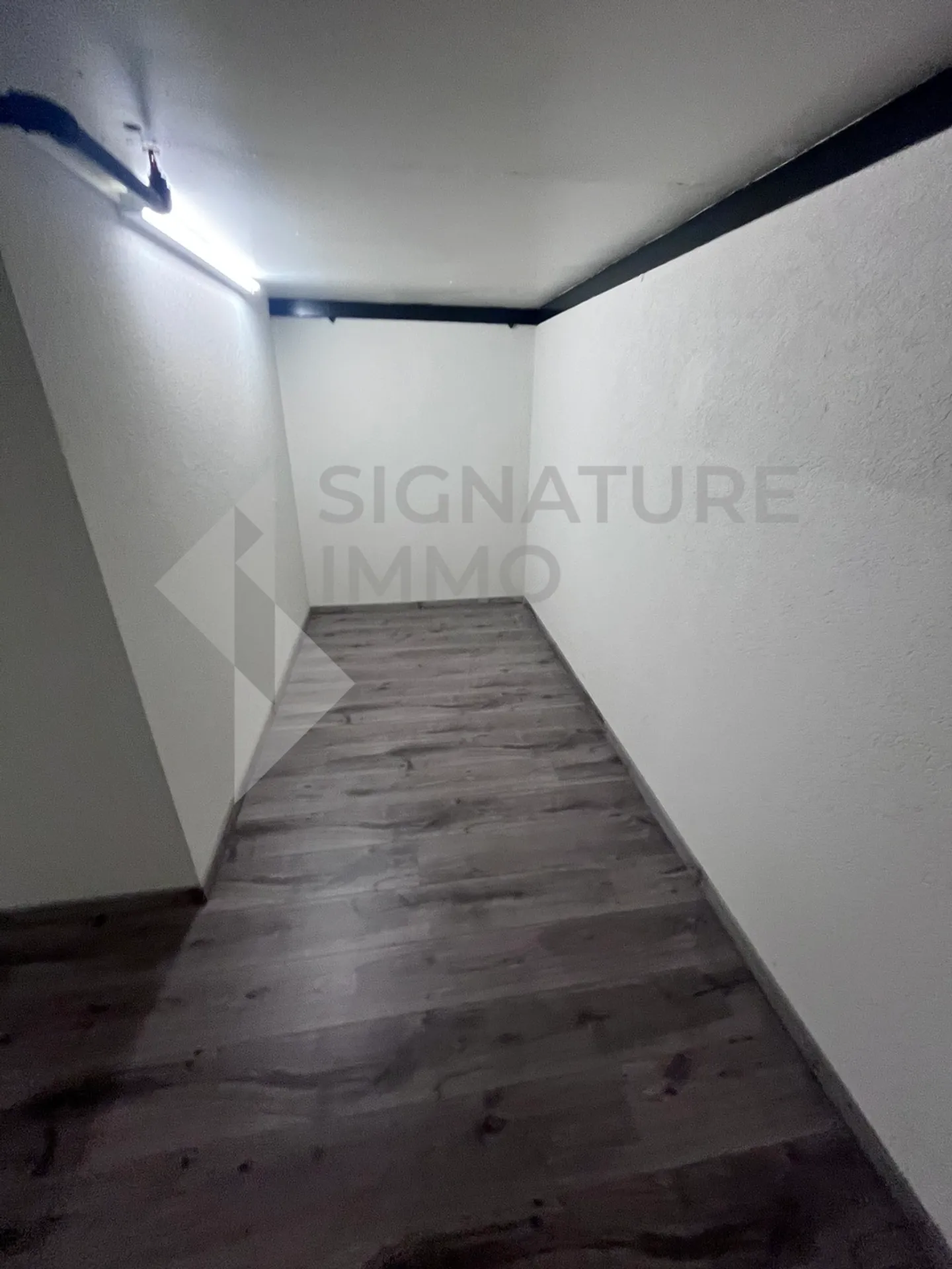À louer - Rare sur le marché ! Local commercial polyvalent de 594 m² - Photo 8 sur 23