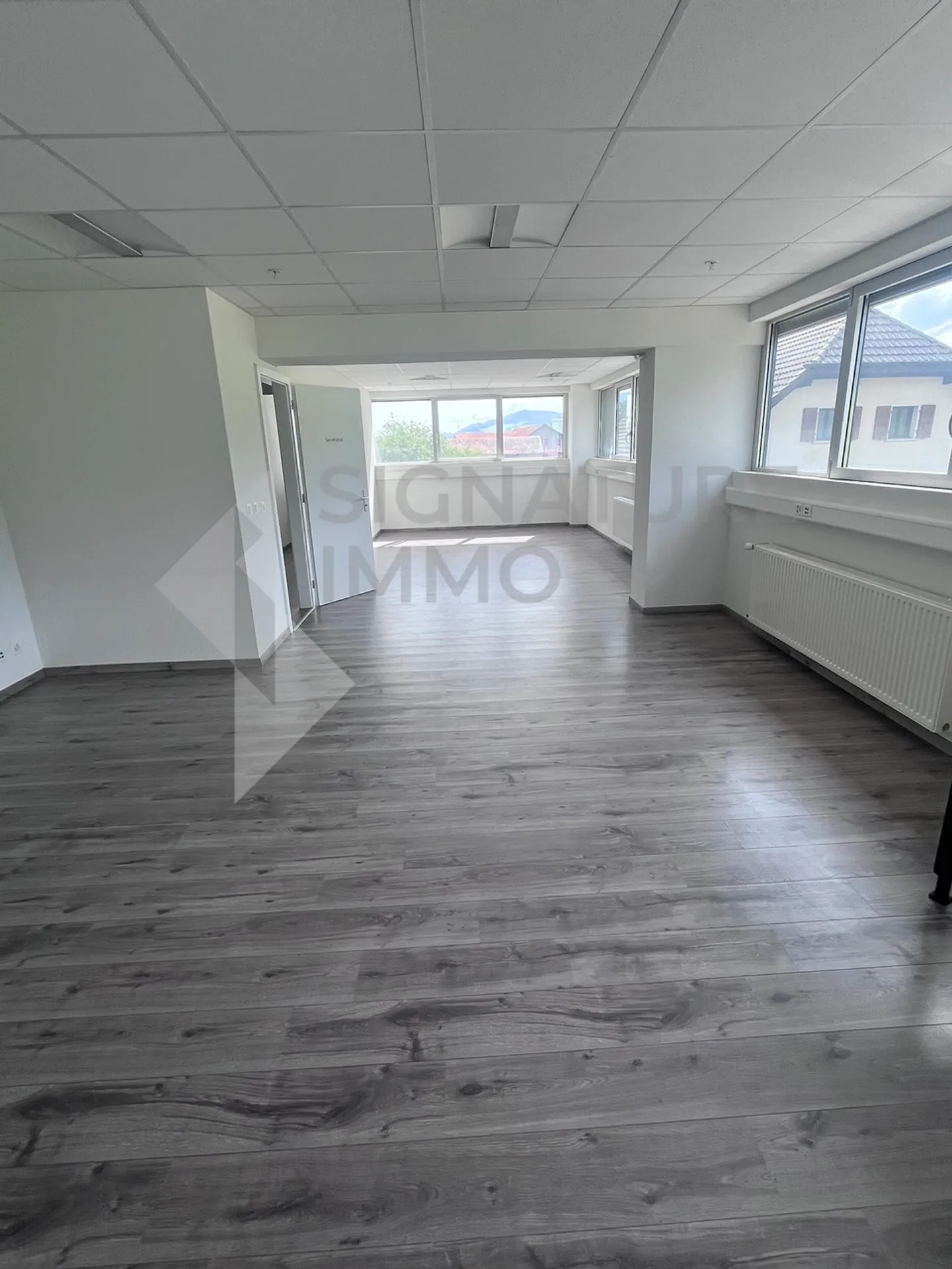 À louer - Rare sur le marché ! Local commercial polyvalent de 594 m² - Photo 13 sur 23