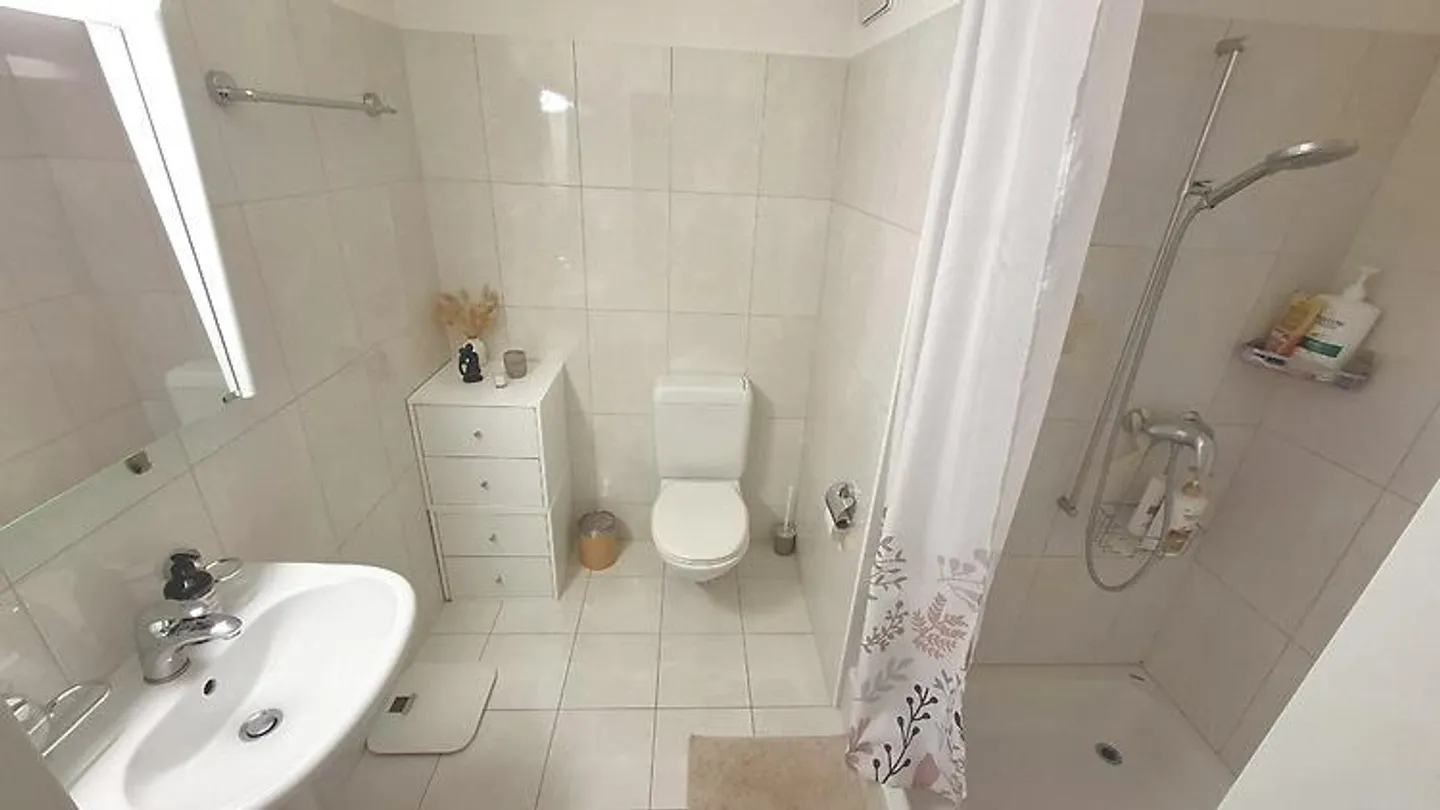 APPARTEMENT 3½ PIÈCES À WETZIKON (ZH), MEUBLÉ, TEMPORAIRE - Photo 9 sur 10