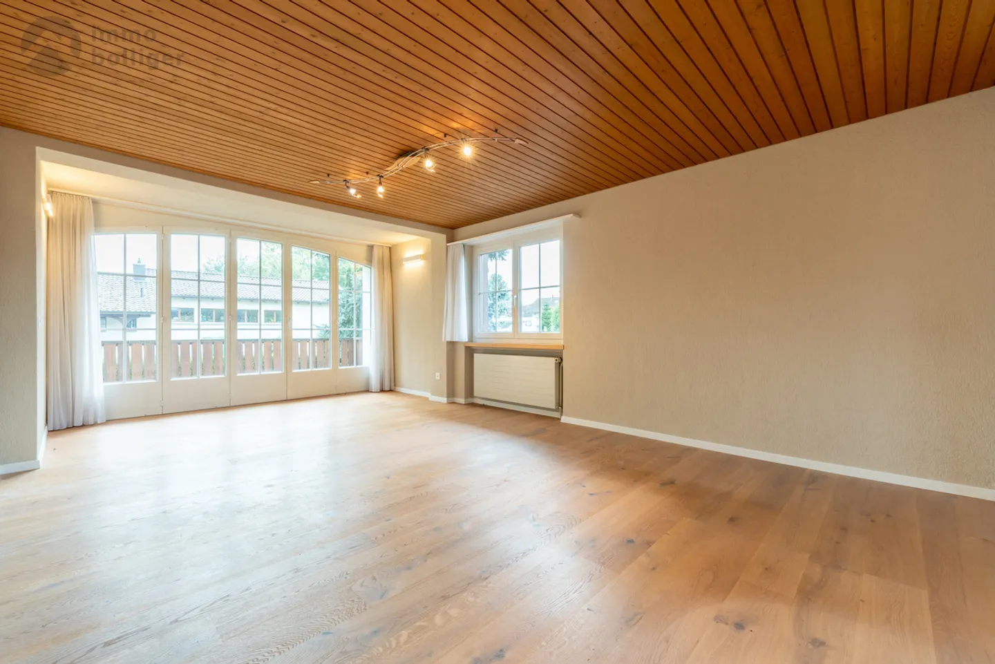 Charming Single-Family Home with Great Potential - Photo 2 of 11
