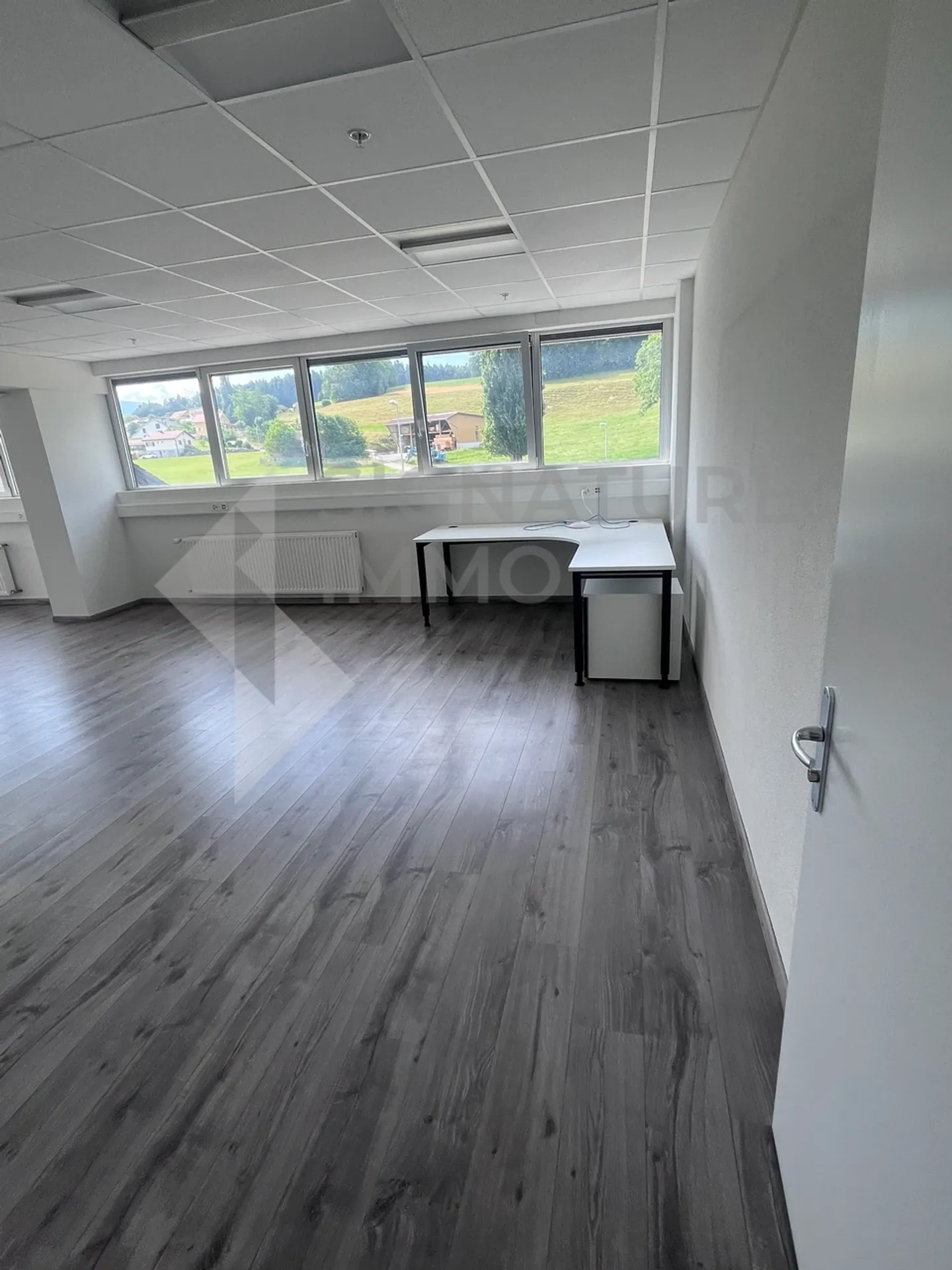 À louer - Rare sur le marché ! Local commercial polyvalent de 594 m² - Photo 16 sur 23