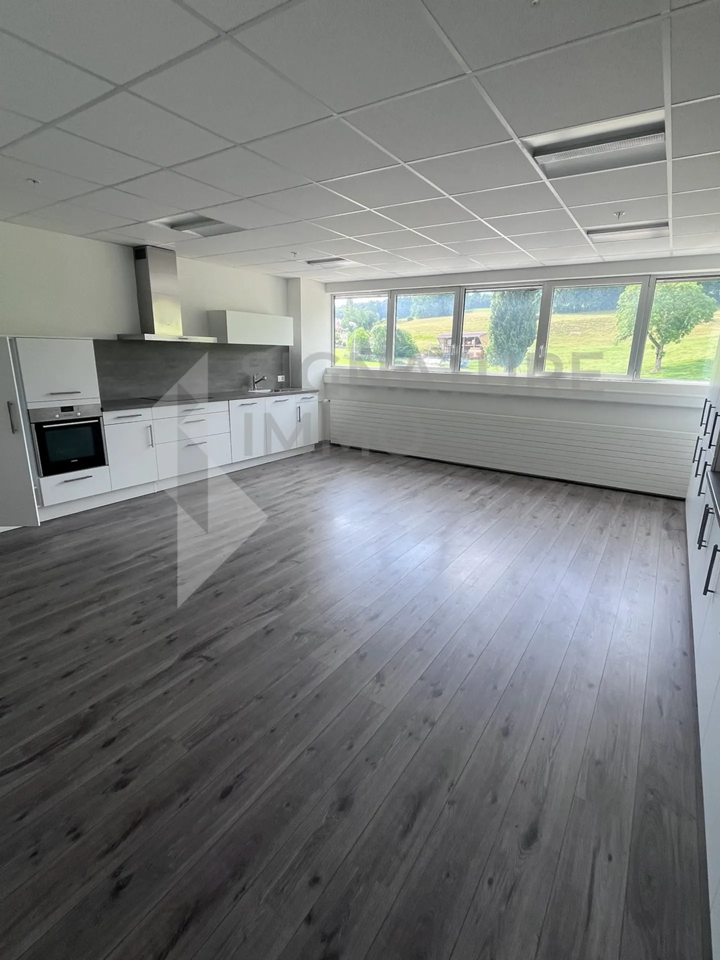 À louer - Rare sur le marché ! Local commercial polyvalent de 594 m² - Photo 17 sur 23
