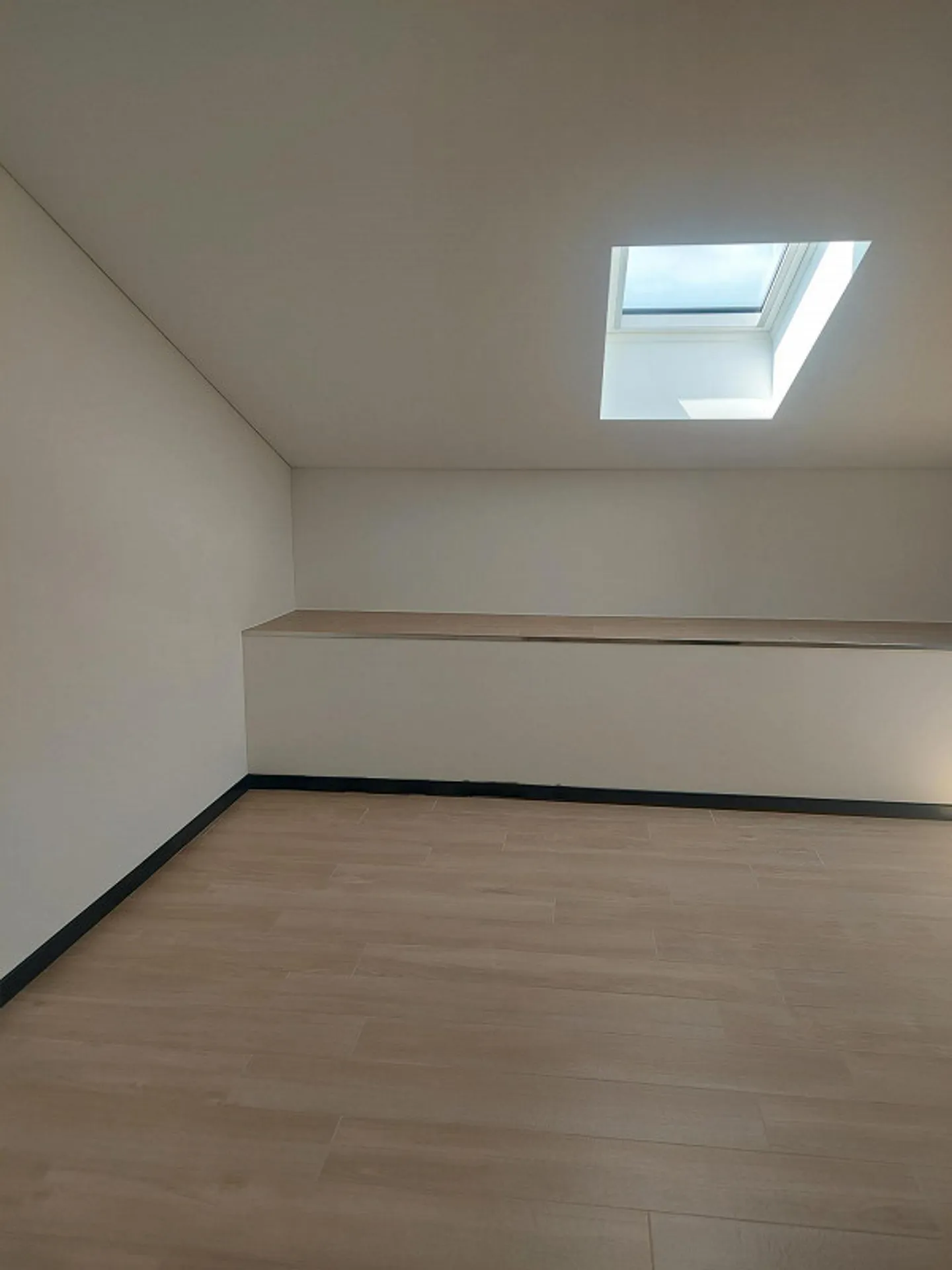 APPARTEMENT SPACIEUX COMPLÈTEMENT RÉNOVÉ - Photo 25 sur 30