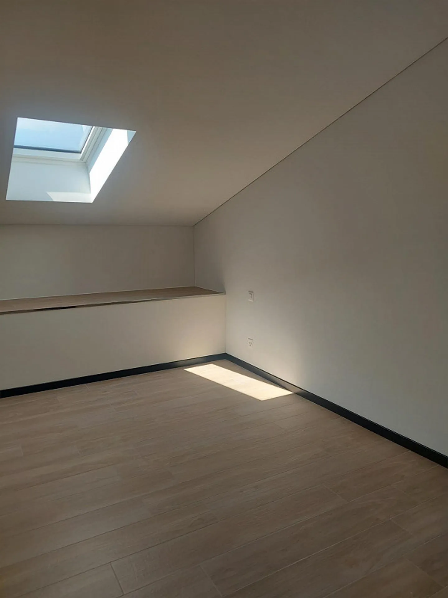 APPARTEMENT SPACIEUX COMPLÈTEMENT RÉNOVÉ - Photo 26 sur 30