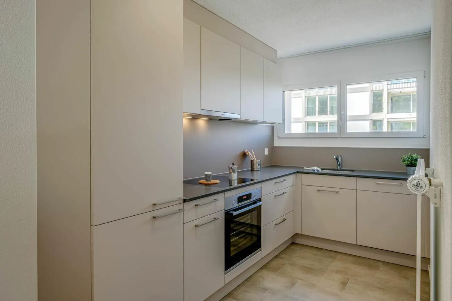 Modern 4.5 Room Apartment in the Center with Autumn Discount - Photo 2 of 11