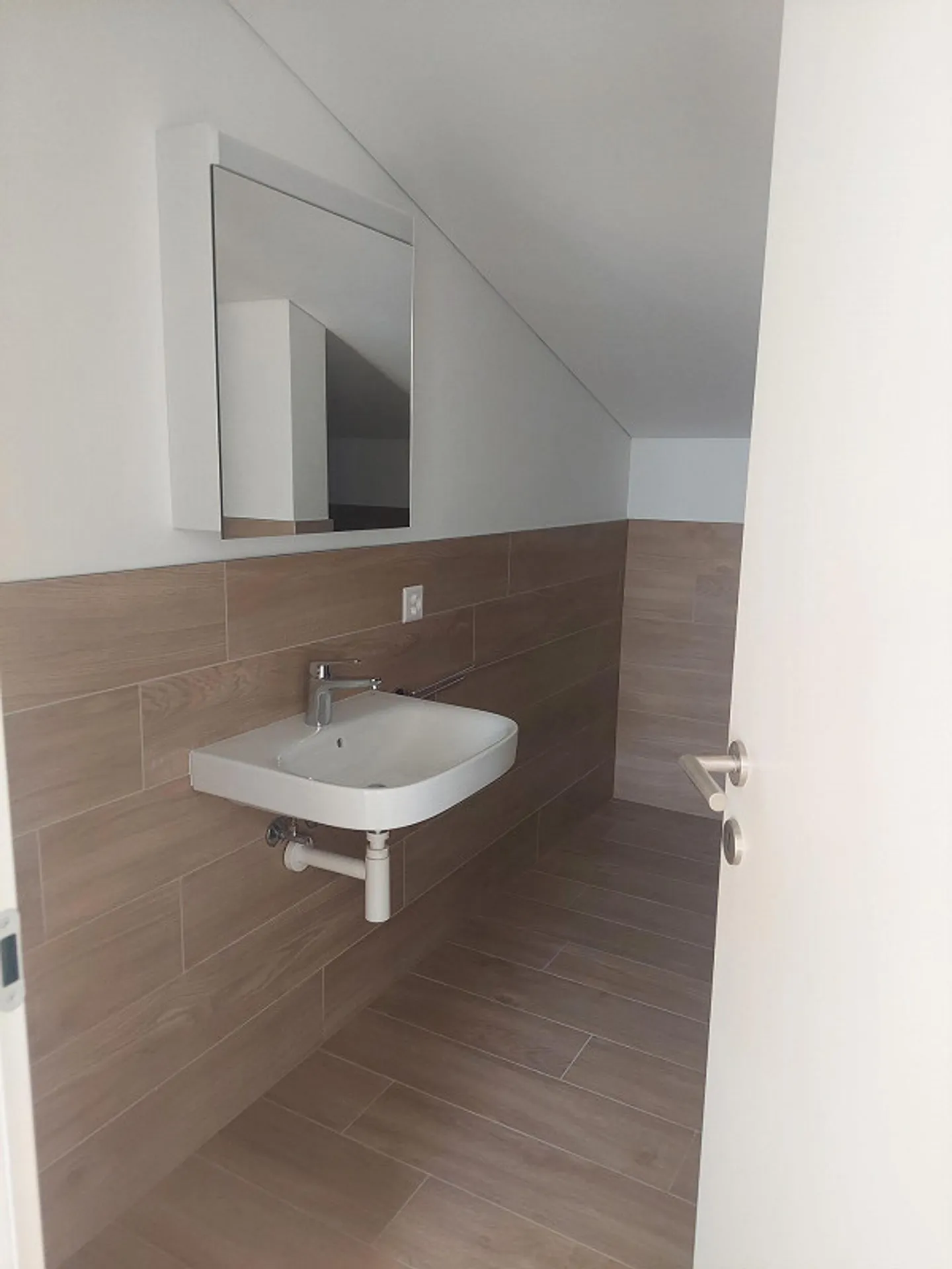 APPARTEMENT SPACIEUX COMPLÈTEMENT RÉNOVÉ - Photo 29 sur 30
