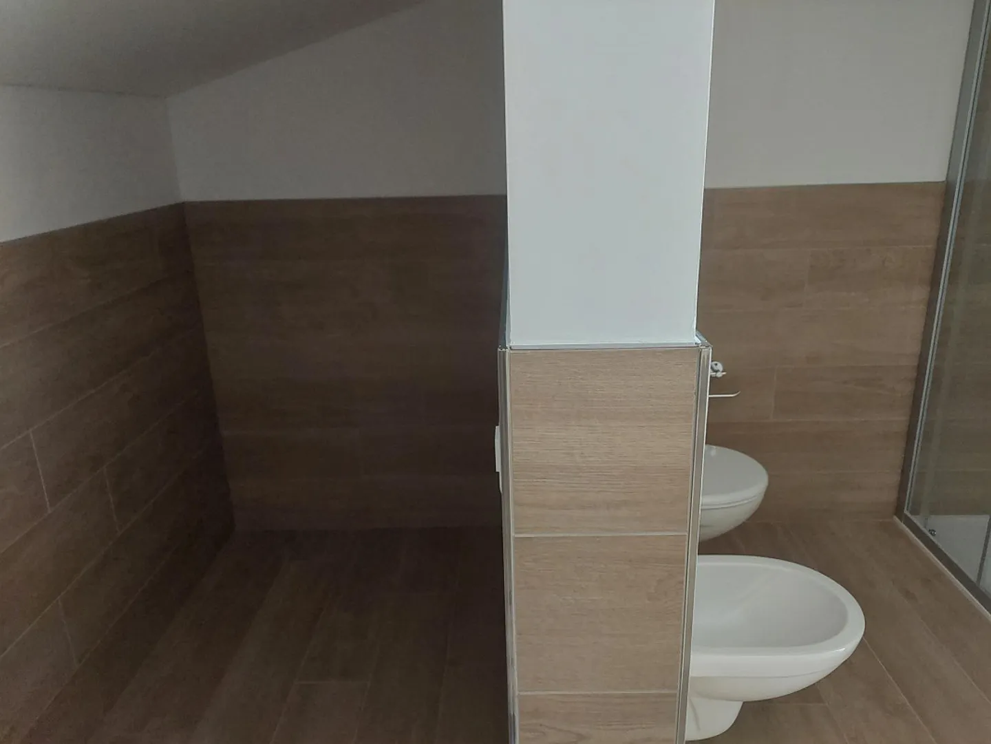 APPARTEMENT SPACIEUX COMPLÈTEMENT RÉNOVÉ - Photo 28 sur 30