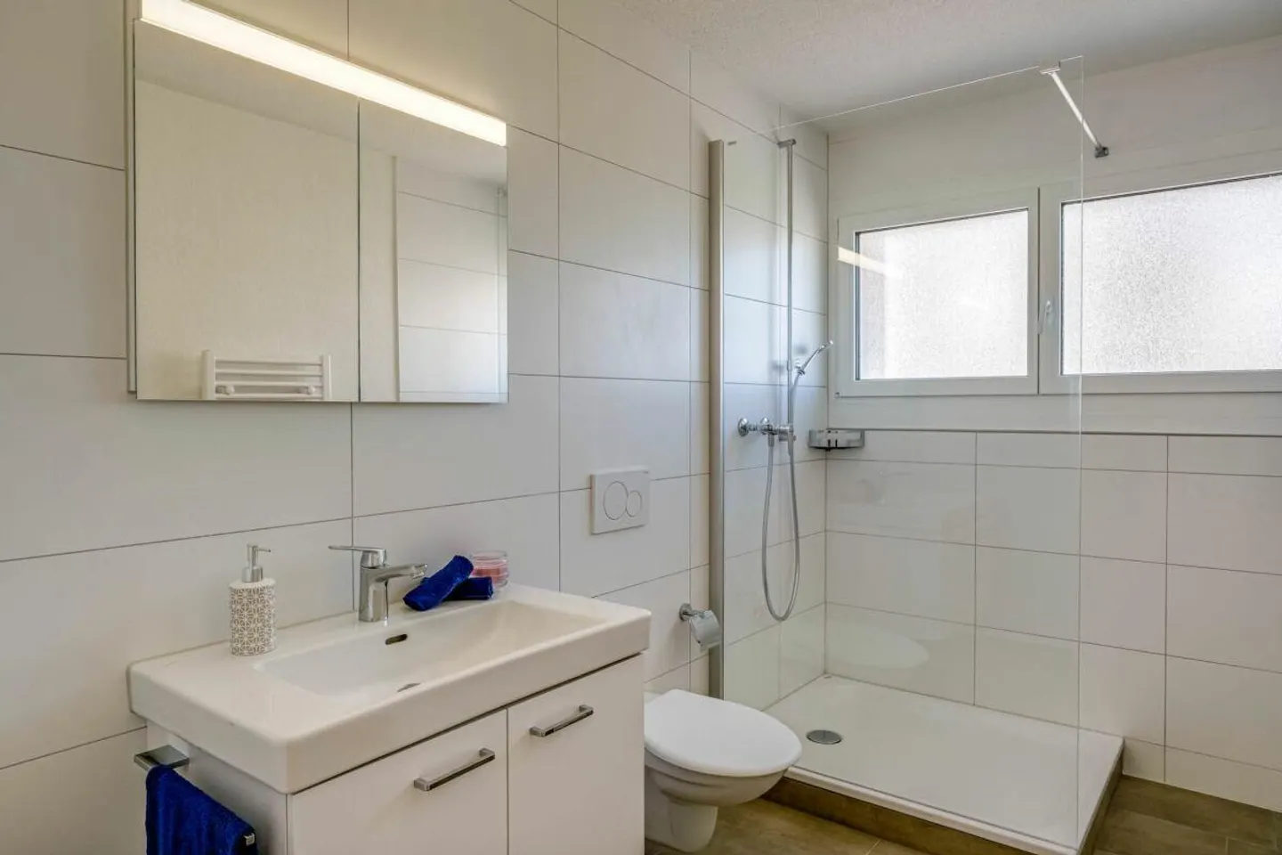 Modern 4.5 Room Apartment in the Center with Autumn Discount - Photo 4 of 11